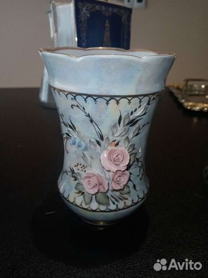 Ваза фарфоровая для цветов