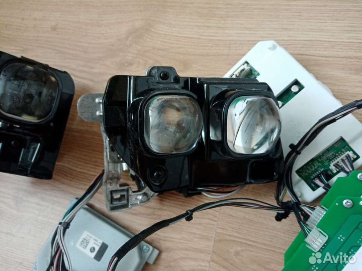 Линзы LED от KIA Carnival KA4