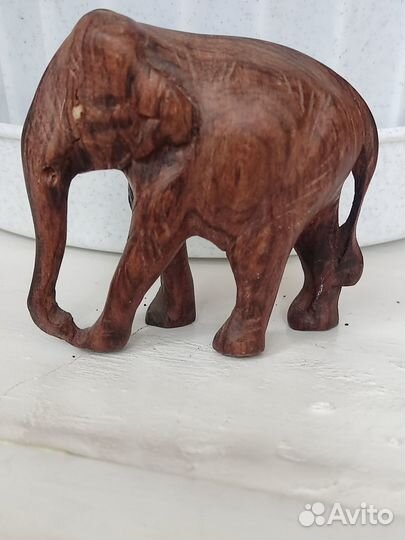 Слоник из красного дерева Индия