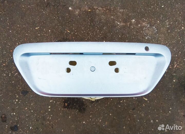 Накладка крышки багажника Mitsubishi Lancer 9