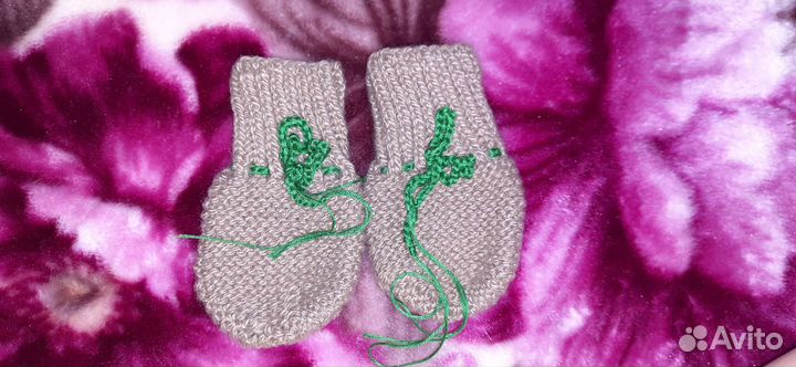 Пинетки и варежки вязаные