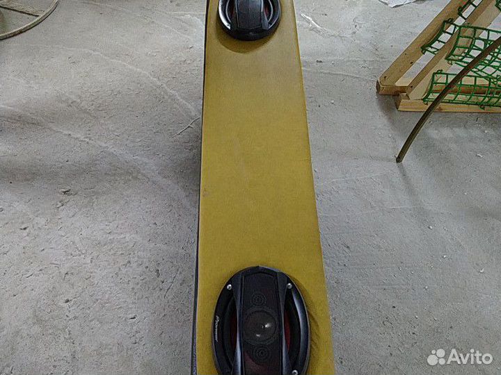 Акустическая полка