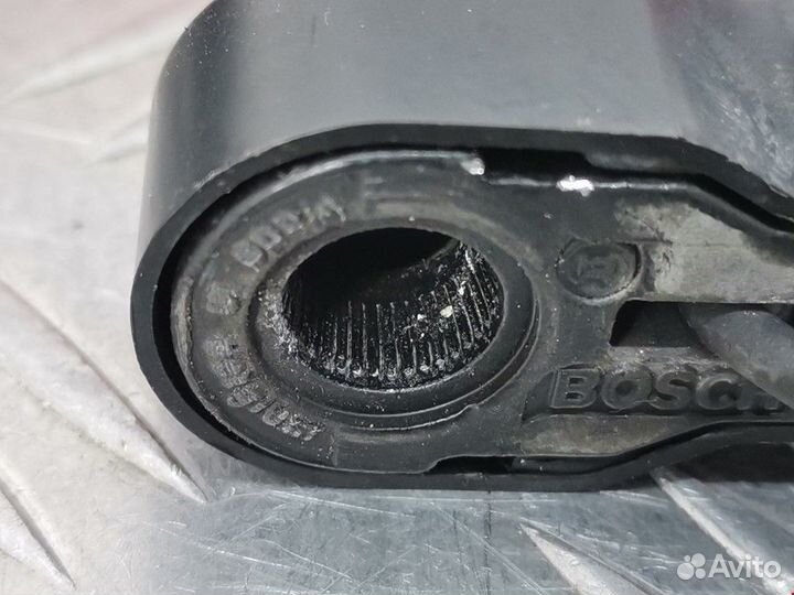 Щеткодержатель задний Ford C-Max рест. 2010