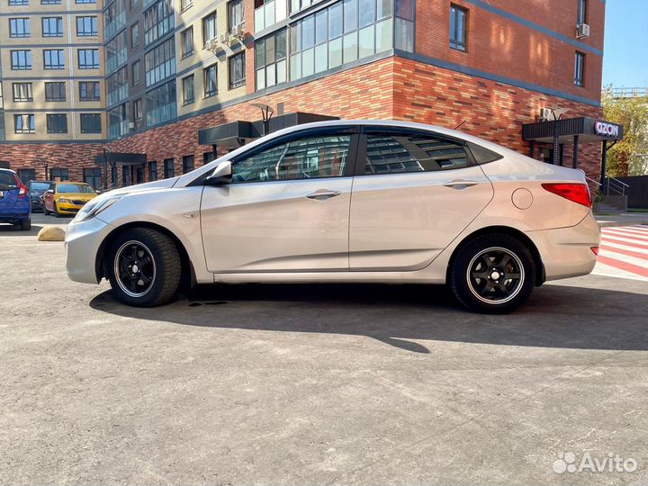 Hyundai Solaris 1.4 AT, 2012, 194 000 км