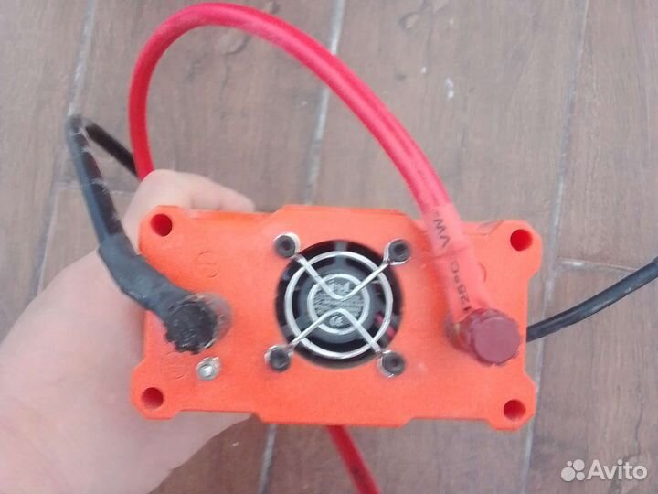 Автомобильный инвертор Airline 750 Вт