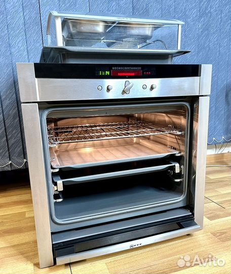 Духовка Neff с прячущейся дверью и функцией пара