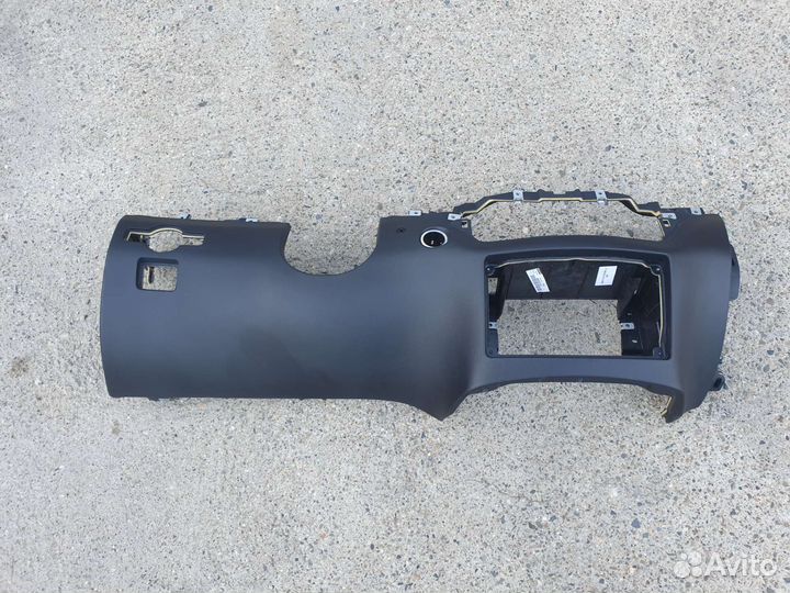 Нижняя часть торпедо для Mercedes W221