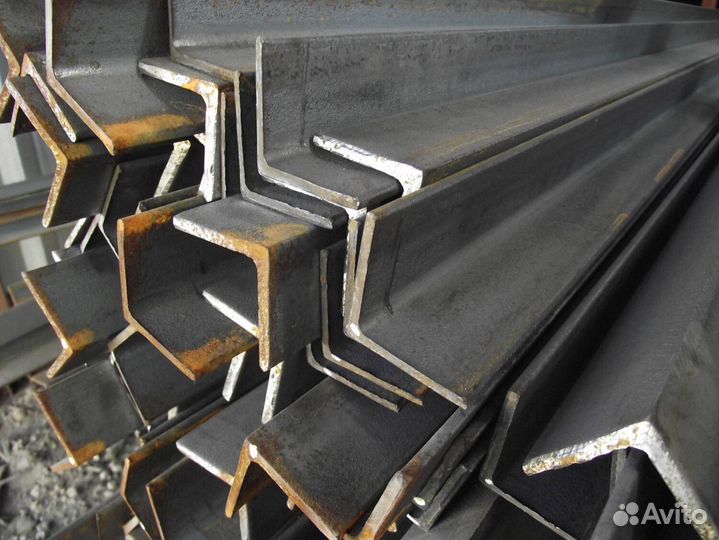 Стальной уголок