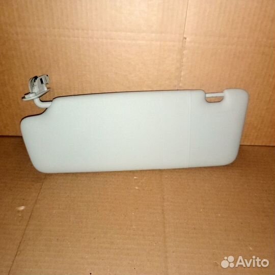 Козырек солнцезащитный Audi A3 8P 8P0857552 правый