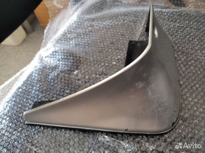 Брызговик задний левый Toyota Camry V40 2006-2011