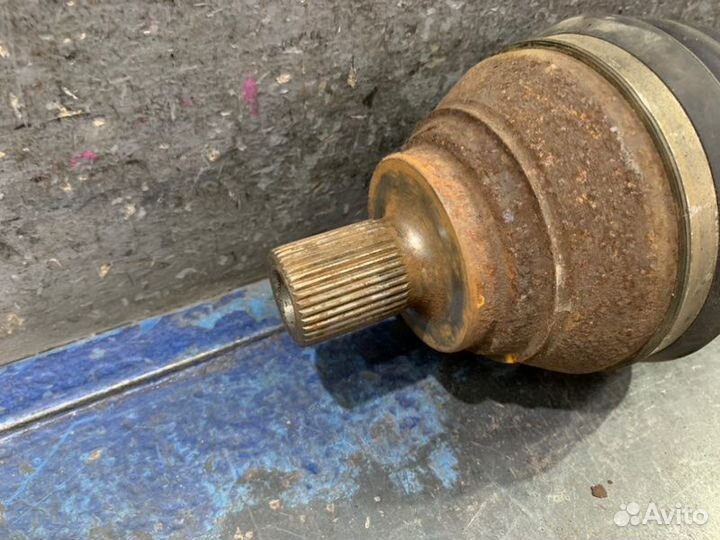 Привод передний правый Volkswagen Tiguan NF CCZ