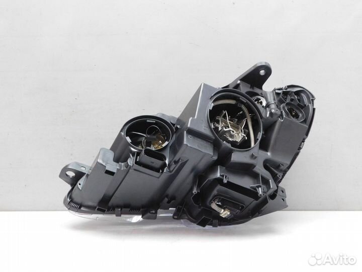 Фара правая Mercedes-Benz C-Class