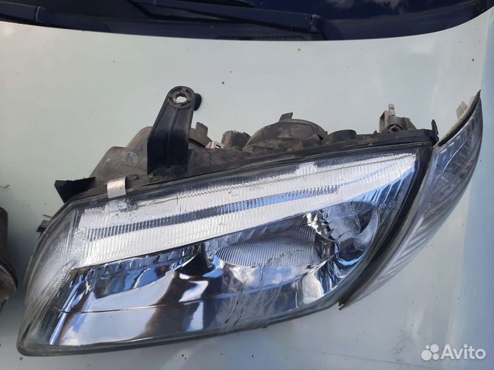 Фары на Nissan Almera n16
