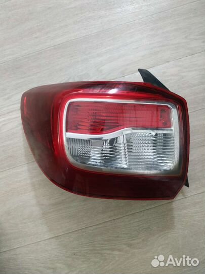 Задний левый фонарь renault logan 2