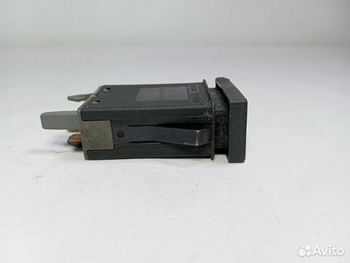 Кнопка аварийной сигнализации Volkswagen Passat B5