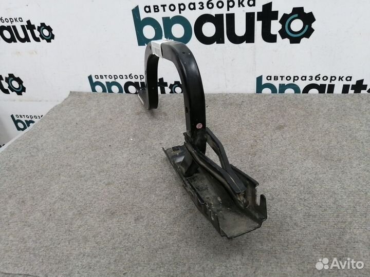 Петля крышки багажника леваяправая 64510-33060