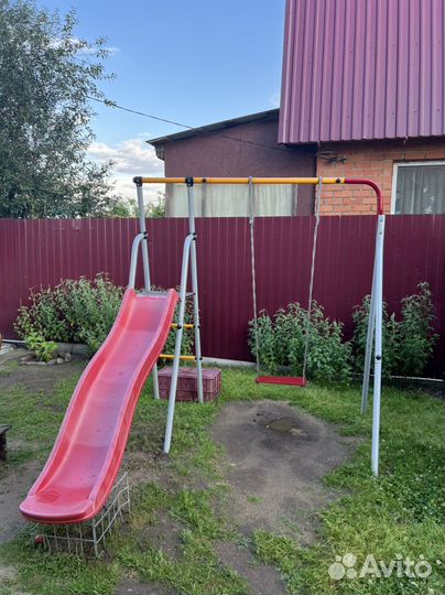 Детская горка и качели