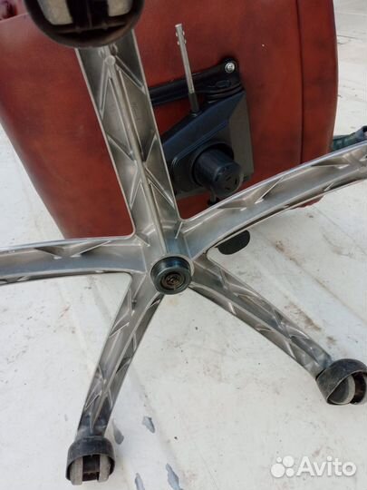 Кожанное кресло, коричн кожа