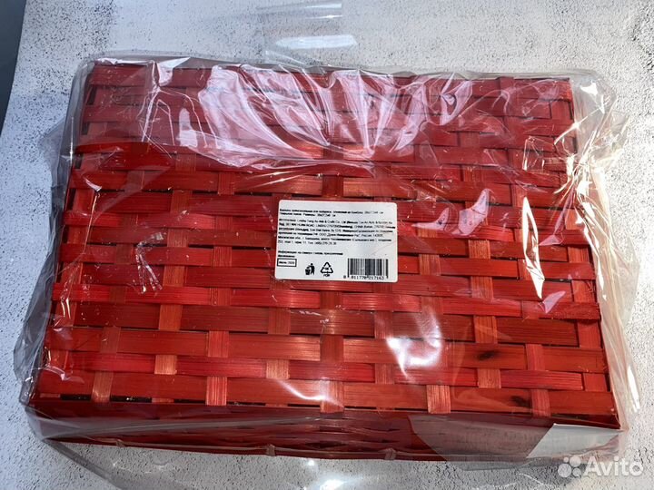 Корзина красная прямоугольная для подарков лоток