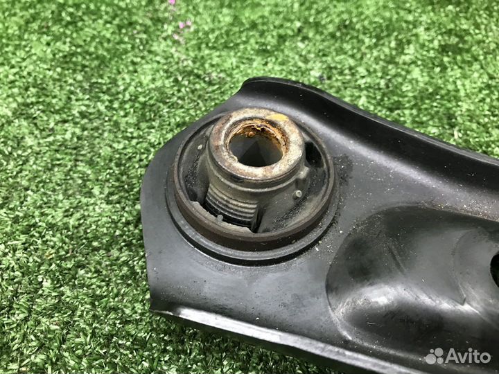 Рычаг nissan note E12 HR12DE R F 2014 Перед / Пере