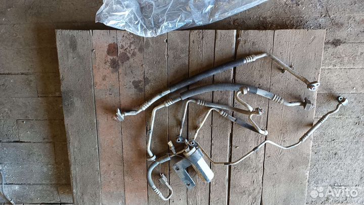 Трубки кондиционера авто крайслер Вояджер 2.4л