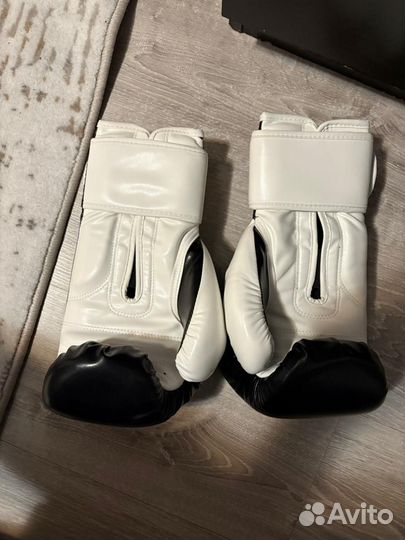 Боксерские перчатки 12 oz