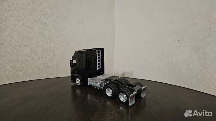 Тягач Volvo