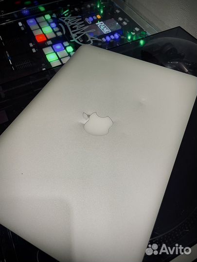 Apple MacBook Pro 13 retina 2015 i7 16gb ram 1tb