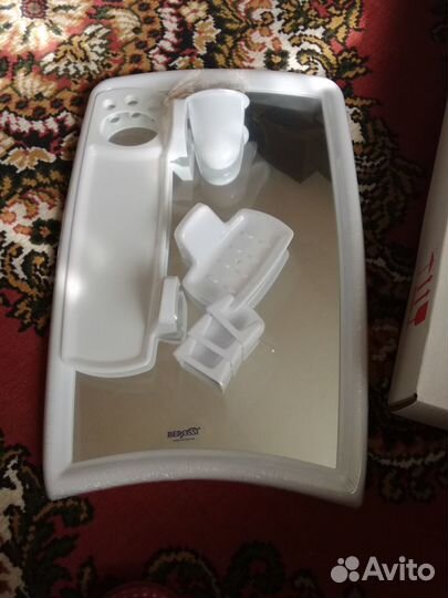 Набор с зеркалом для ванной новый