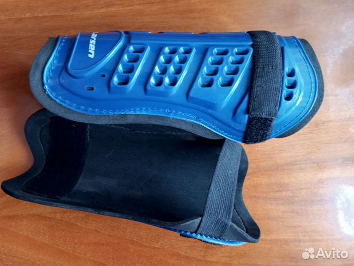 Щитки для футбола