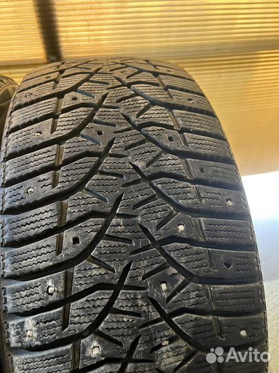 Bridgestone Blizzak Spike-02 245/40 R19 98T