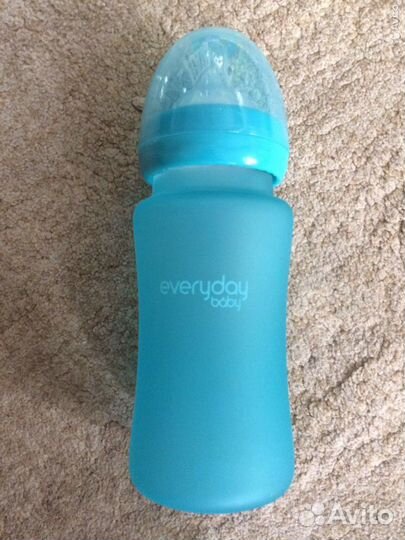 Бутылочка для кормления