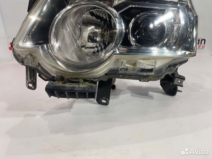 Фара галогеновая левая Nissan Xtrail NT31 MR20
