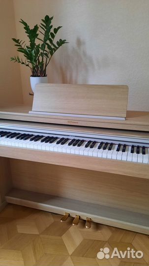 Цифровое пианино Roland RP701 (березовый цвет)