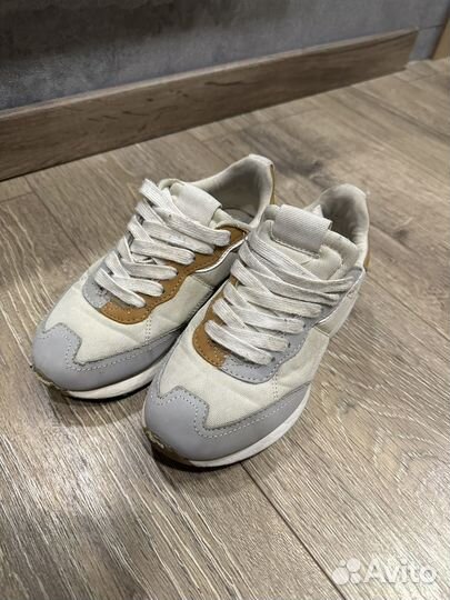 Кроссовки zara