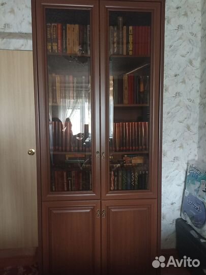 Книжный шкаф сервант