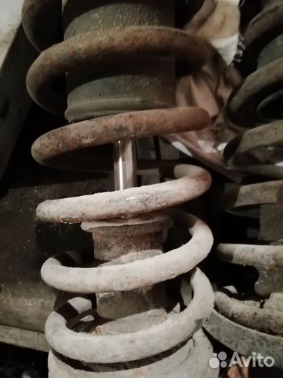 Задние стойки бмв е32