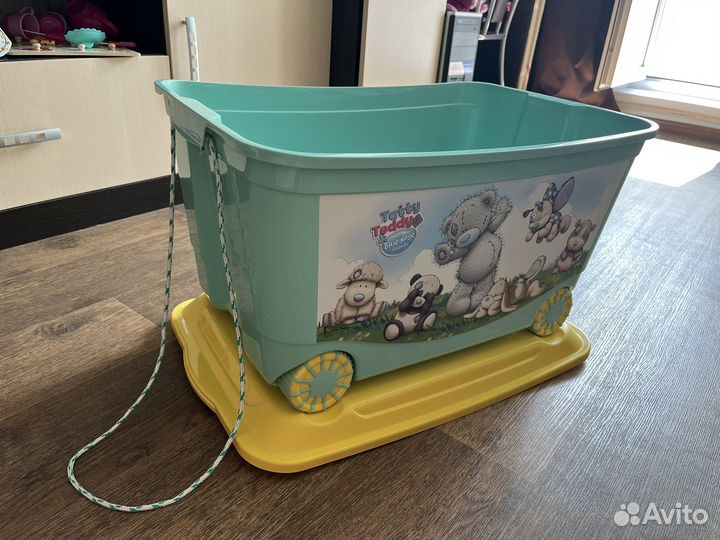 Ящик для игрушек на колесиках