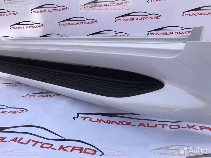 Подножки (пороги) Toyota Land Cruiser 200 X7111