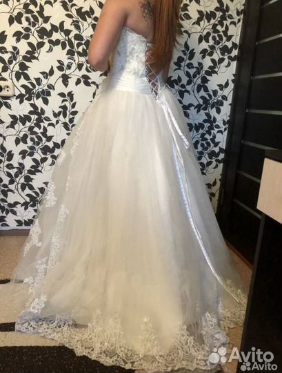 Свадебное платье 42 44 бу