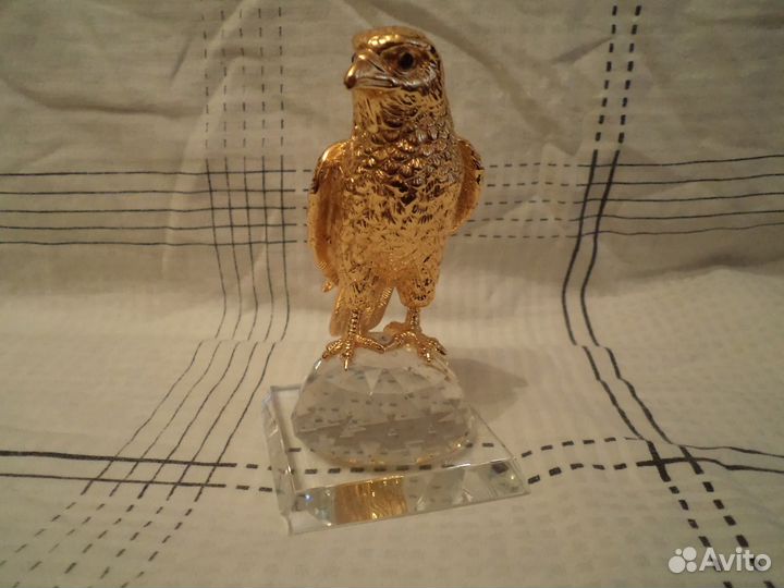 Орел статуэтка
