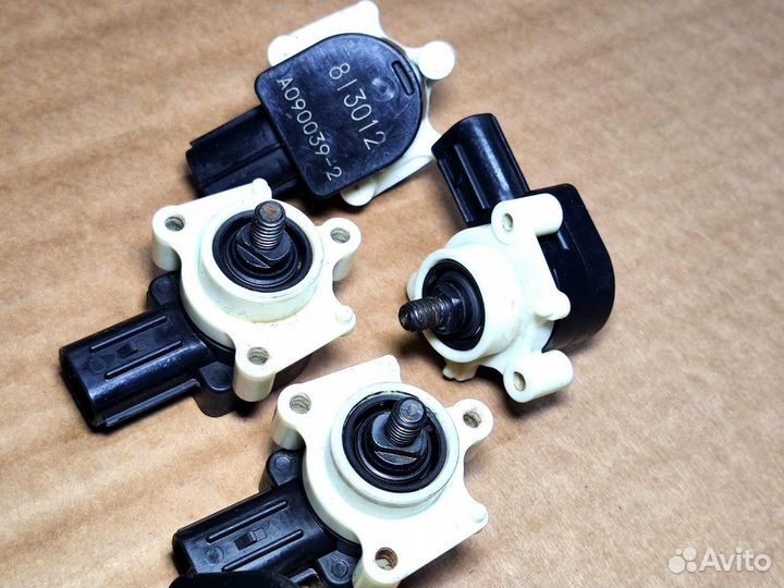 Датчик положения кузова Miтsuвisнi Outlander XL