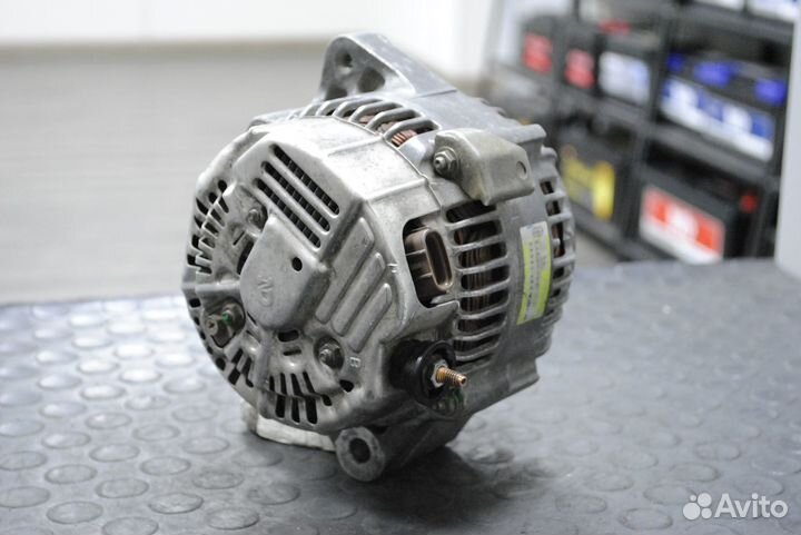 Генератор Lexus IS200 2.0 б/у 100А