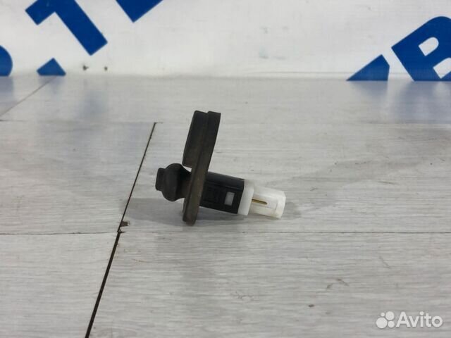 Концевик двери KIA RIO 3 рест 1.4 AT хетчбэк