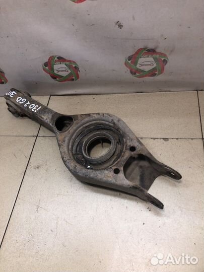 Huundai i30 2 GD Задний нижний рычаг