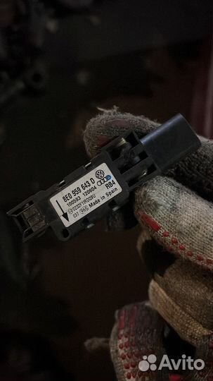 Датчик удара Audi A4 8E0959643A