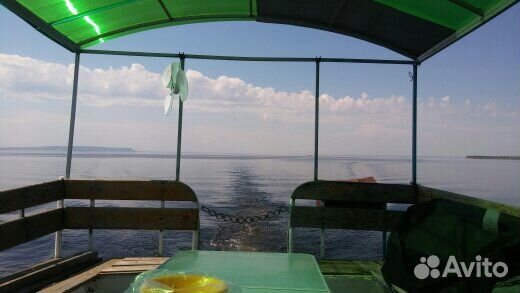 Моторное судно гулянка