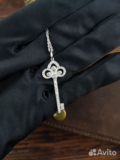 Подвеска Tiffany & Co Fleur de Lis Key Pendant