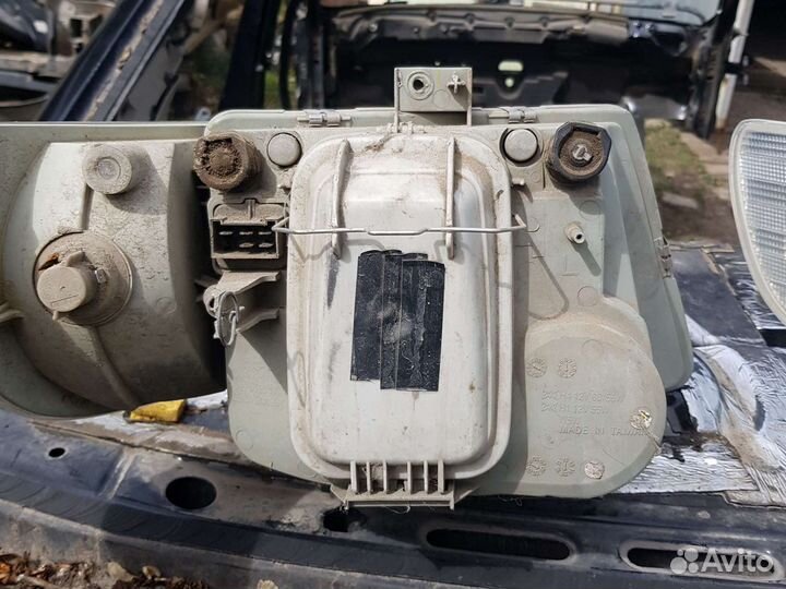 Фара Мерседес Вито 638