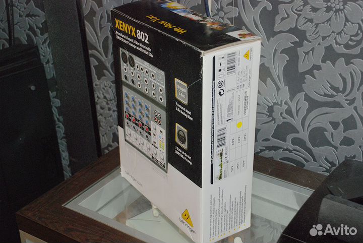 Пульт микшерный Behringer Xenyx 802